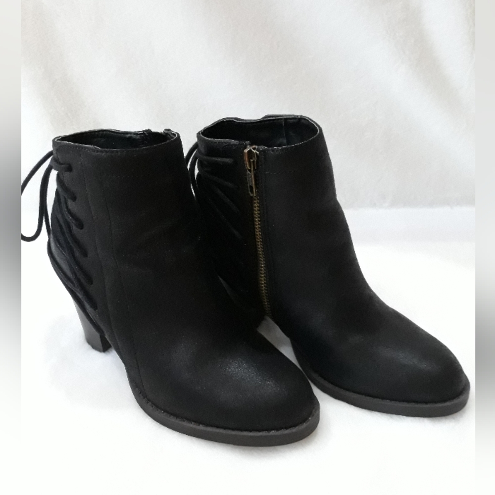 Women's Black Ankle Boots by SM New York, Size 6